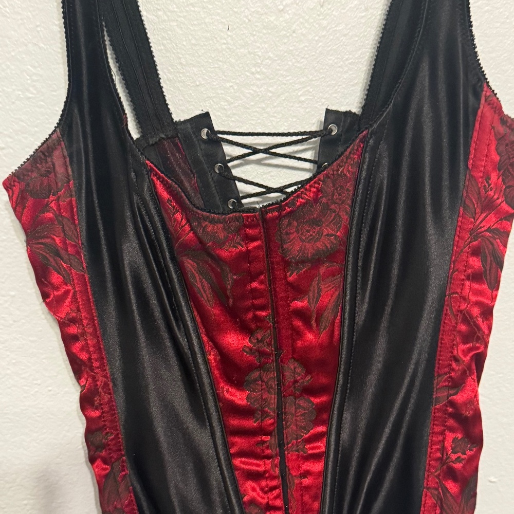 Vintage Y2K Red & Black Floral Brocade Corset – Whimsygoth / Gothic Romantic - Picture 2 of 4